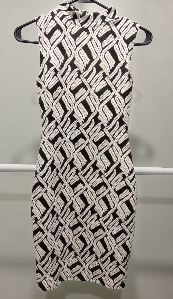 High neck keyhole dress